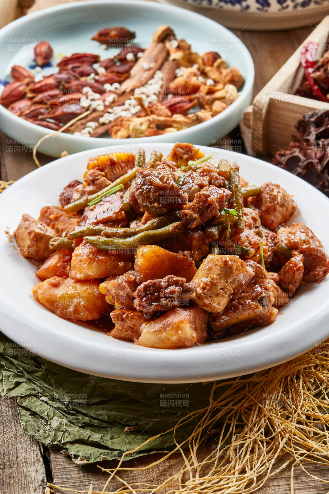 农家乱炖豆角豆腐土豆排骨图片