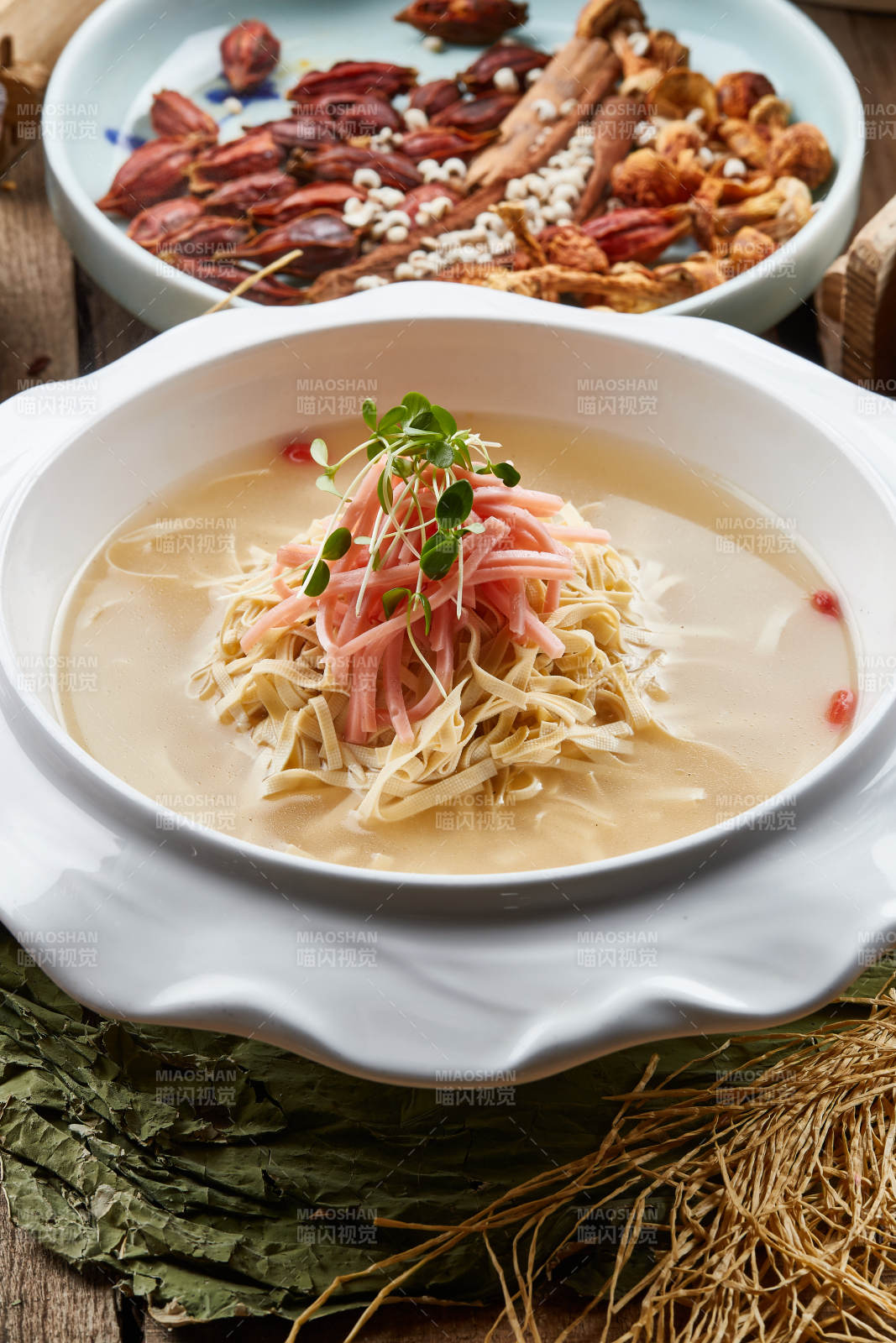 淮扬名菜大烫干丝图片