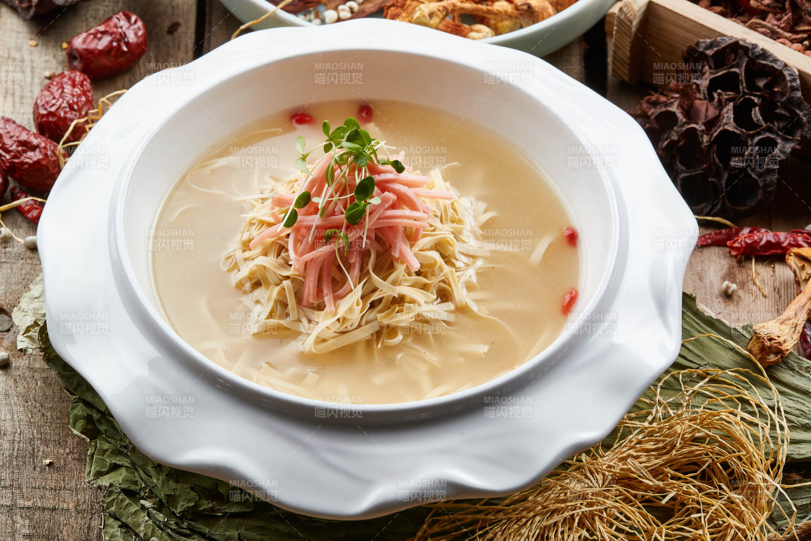 淮扬名菜大烫干丝图片