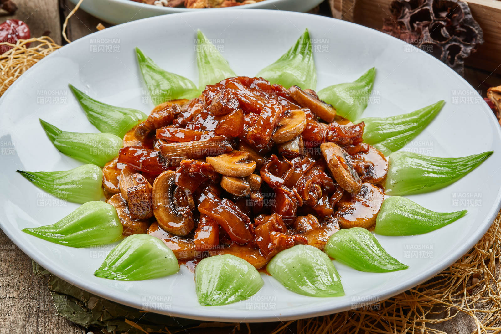 蹄筋烧鲜口蘑图片