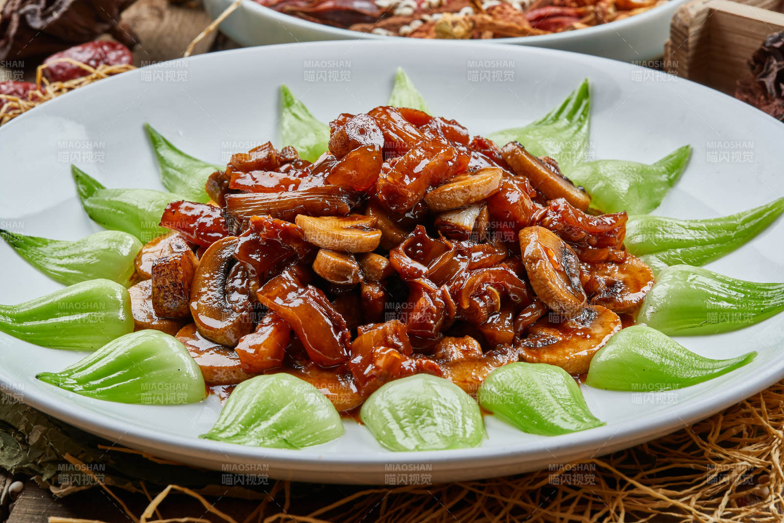 蹄筋烧鲜口蘑图片