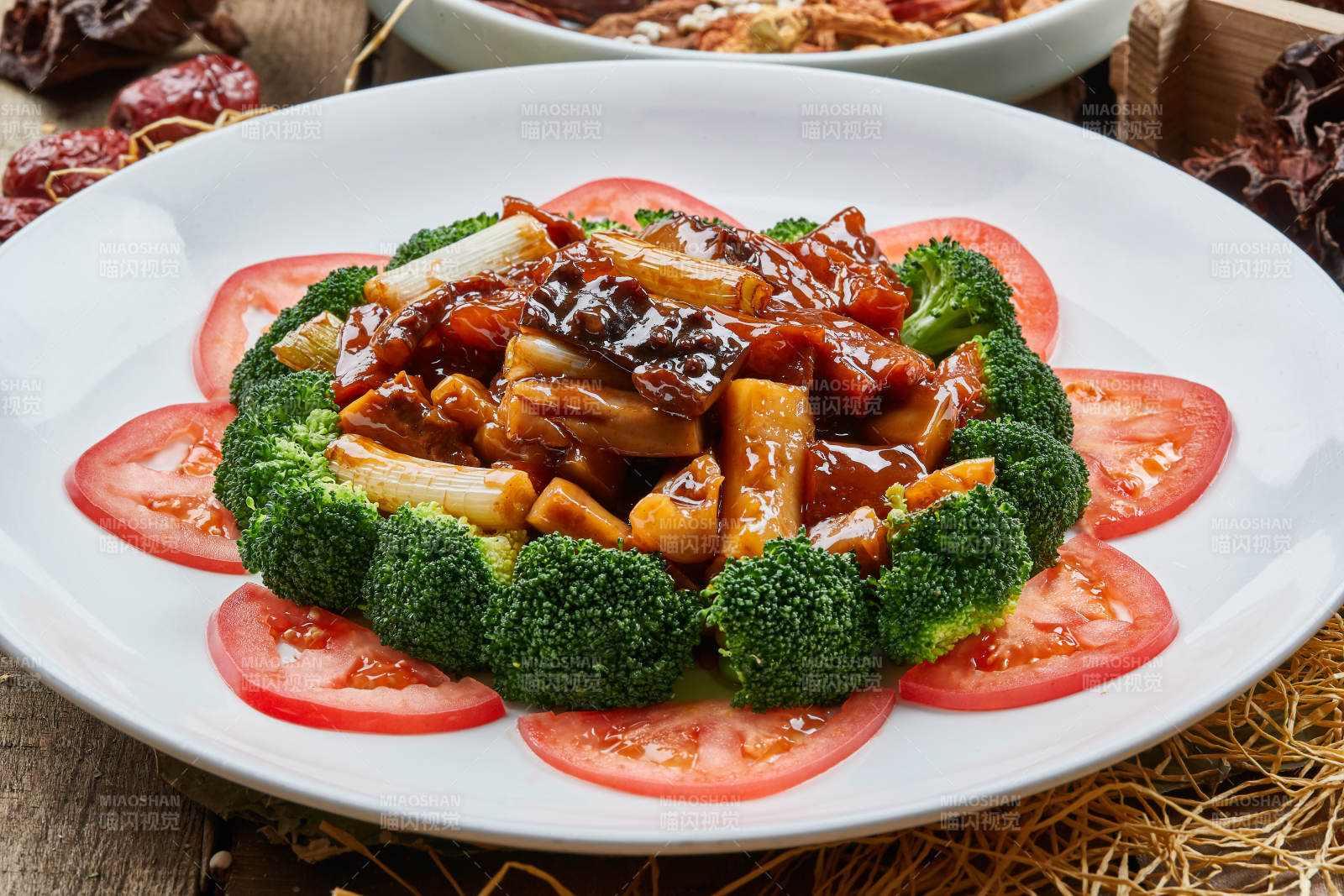 葱烧梅花参图片