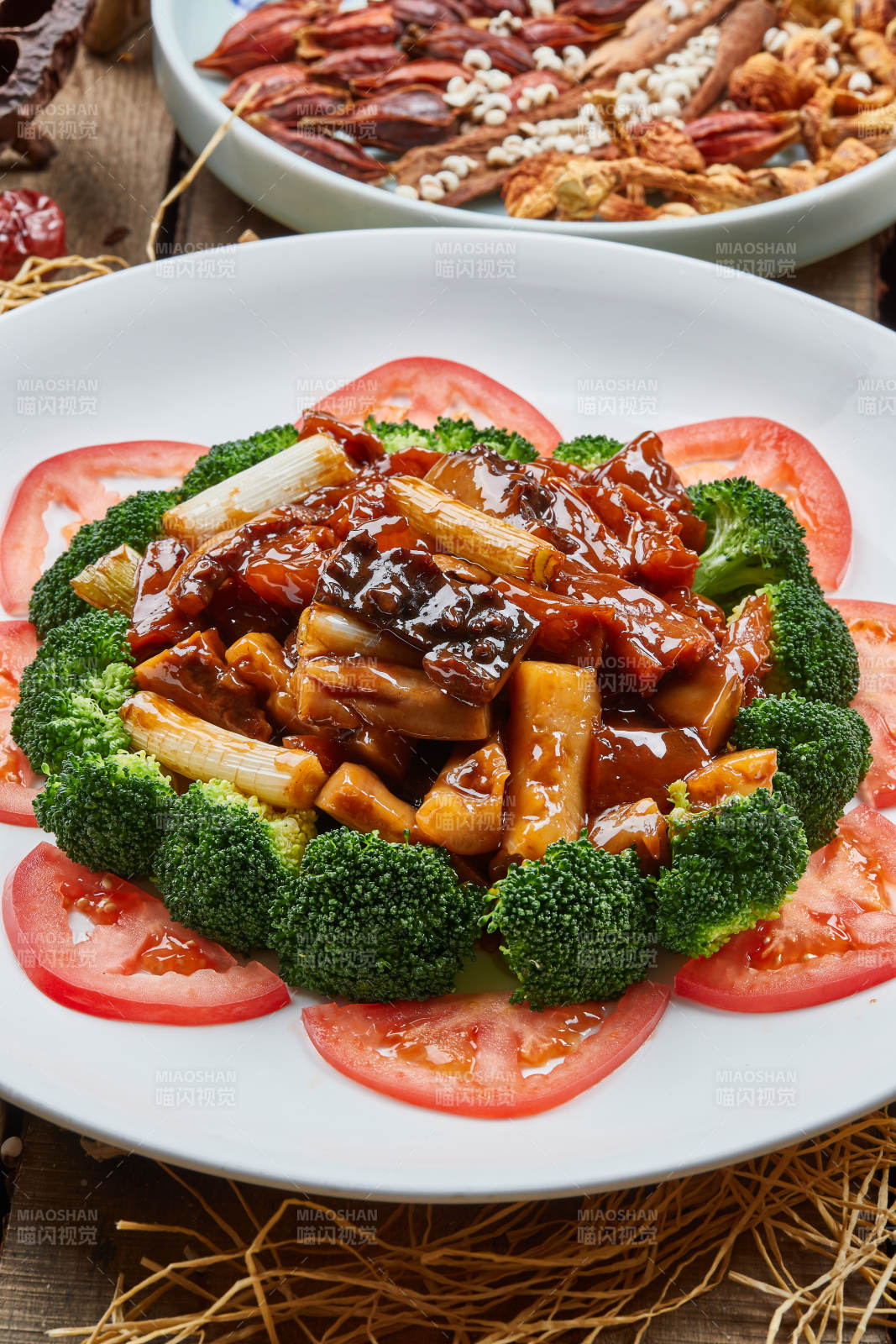 葱烧梅花参图片