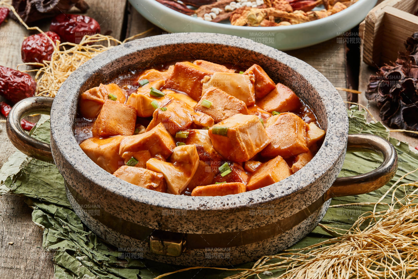 石锅鸡汤鱼豆腐图片