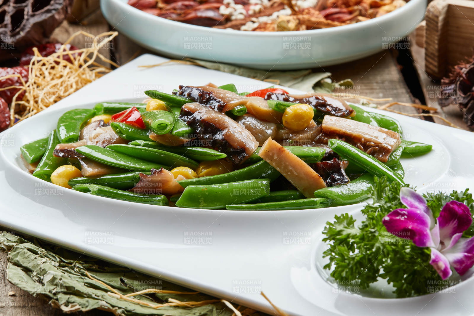 四季豆莲子炒海参图片