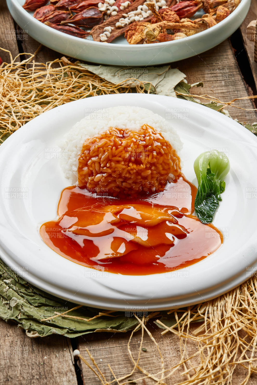 捞汁杏鲍菇饭图片