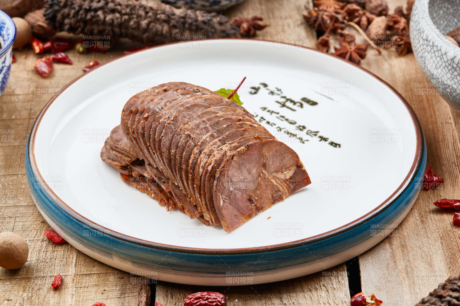 冷切五香牛腱图片