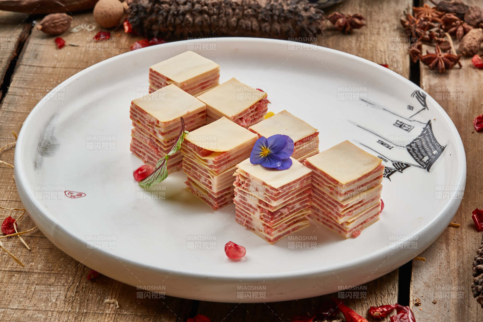 千层豆皮熏肉图片