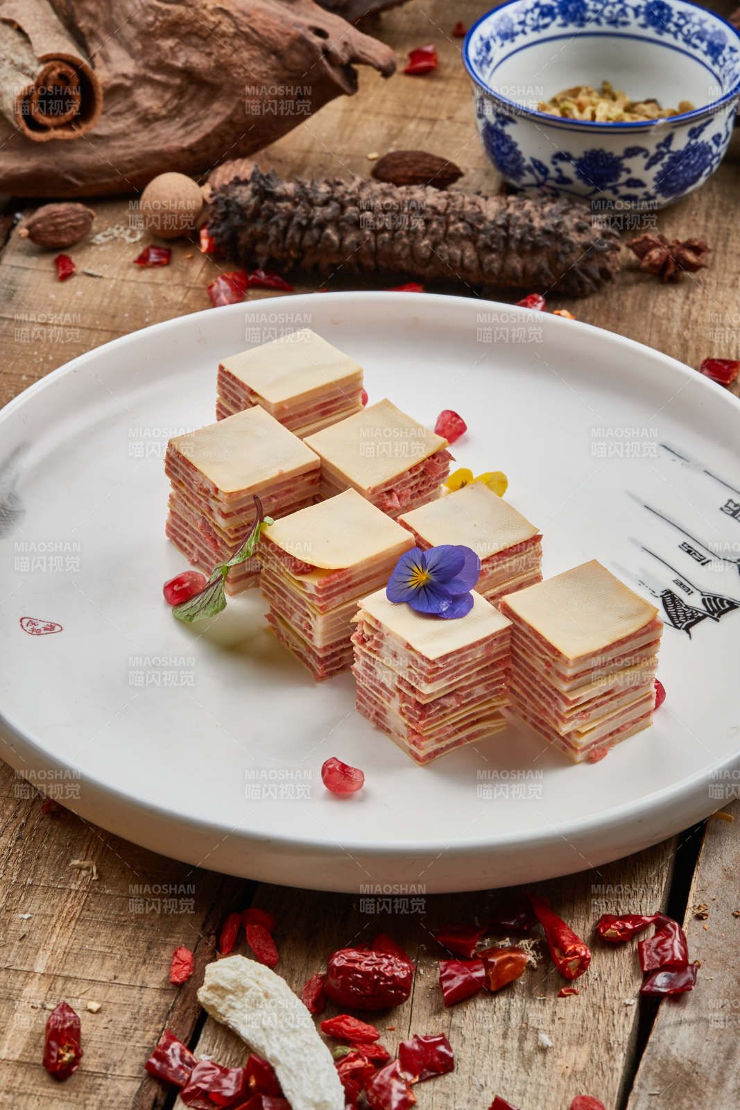 千层豆皮熏肉图片