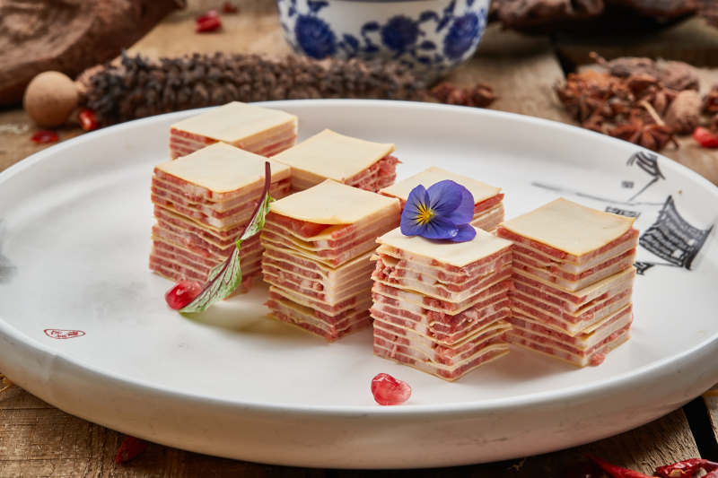 千层豆皮熏肉图片