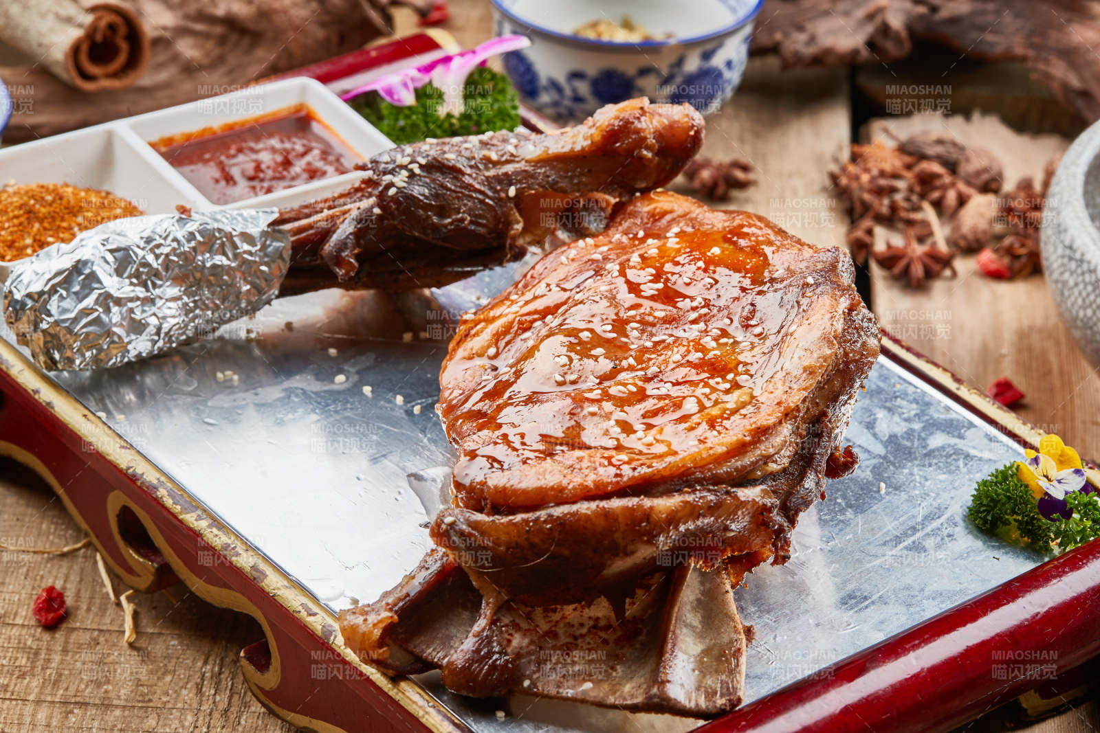 蒙古碳烤羊腿图片