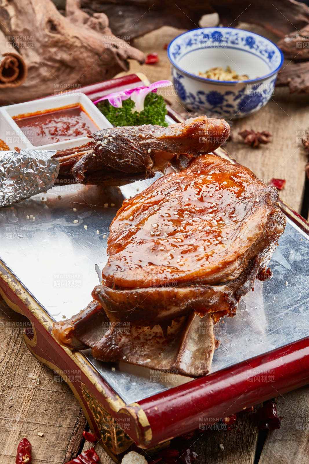 蒙古碳烤羊腿图片