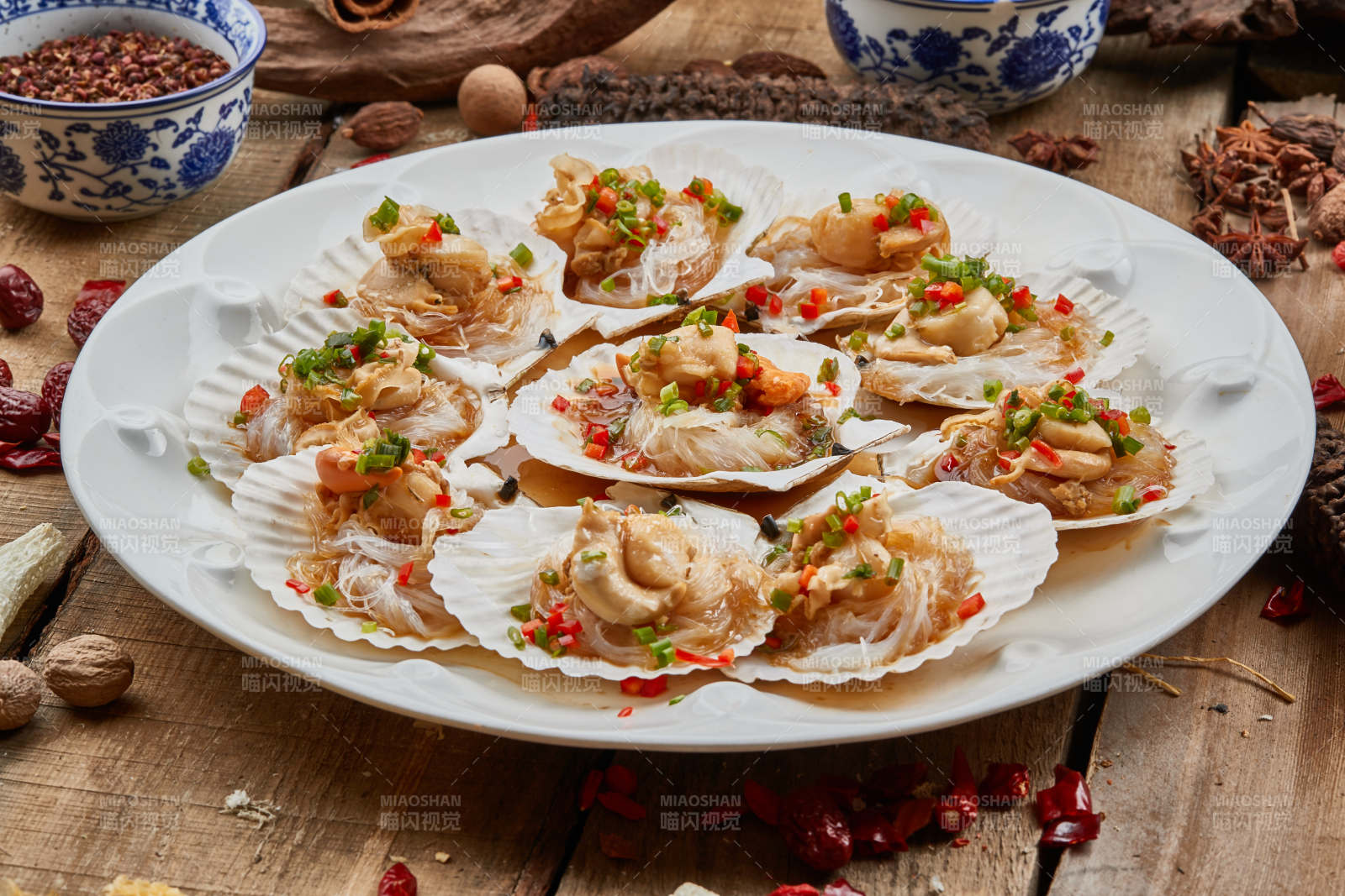 蒜蓉粉丝蒸扇贝图片