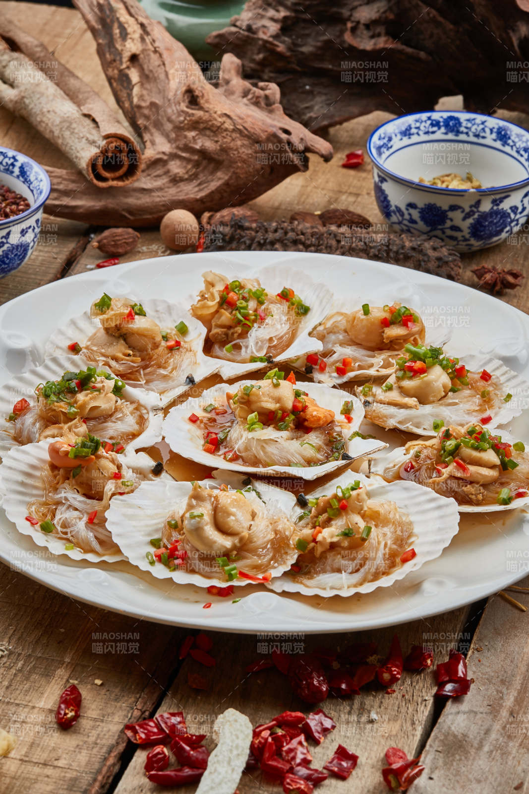 蒜蓉粉丝蒸扇贝图片