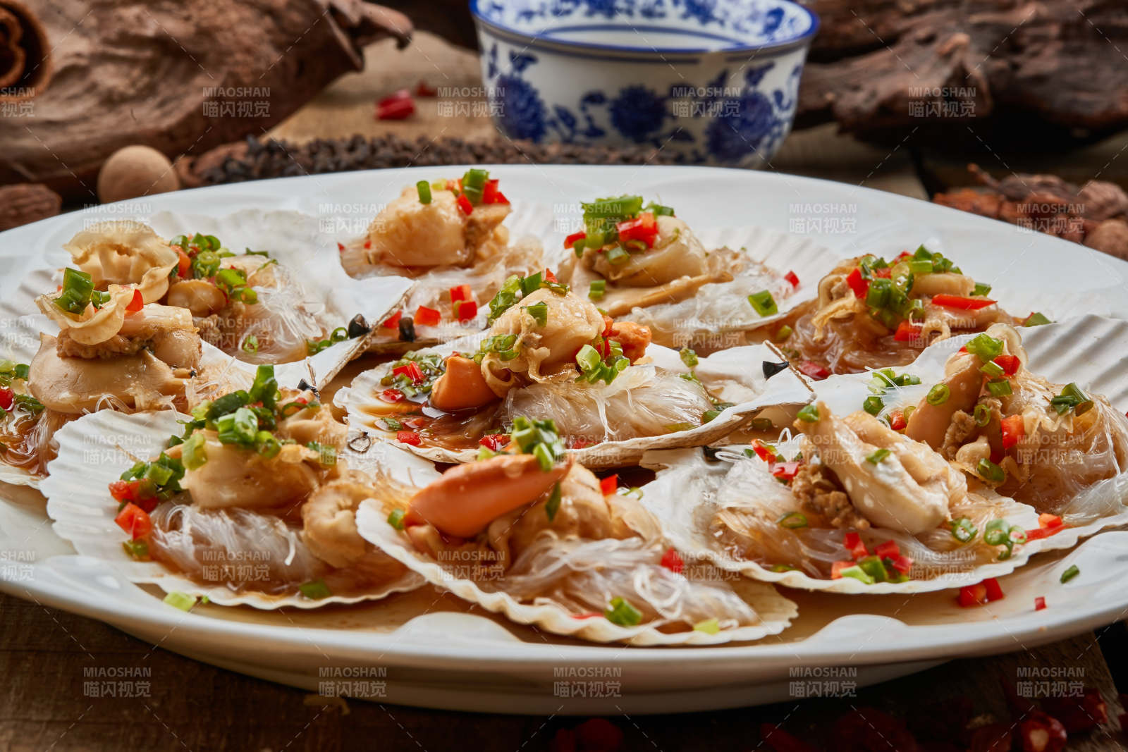 蒜蓉粉丝蒸扇贝图片