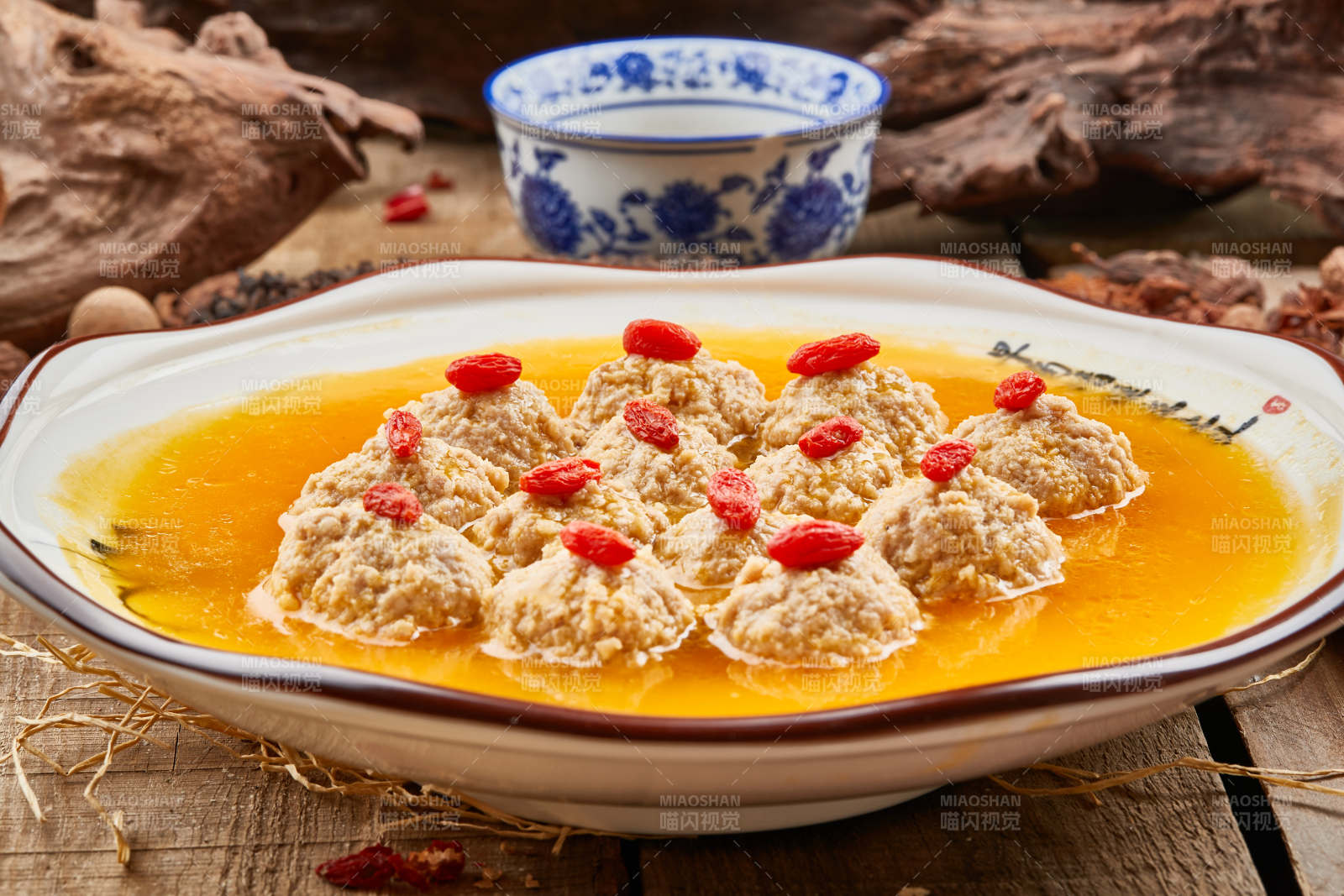 枸杞浓汤丸子图片