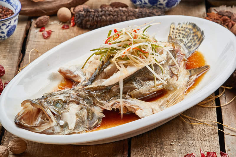 浇汁清蒸桂鱼图片