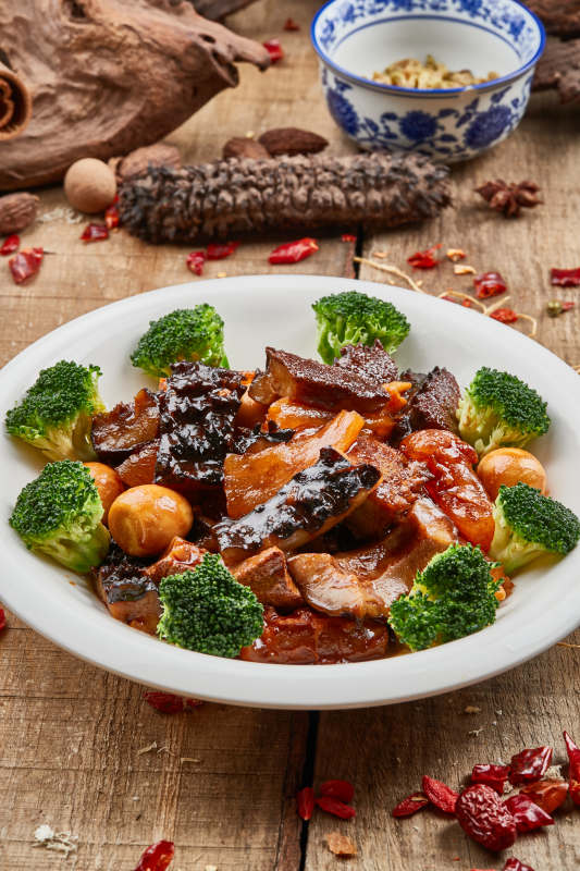 葱烧鹌鹑蛋蹄筋梅花参图片