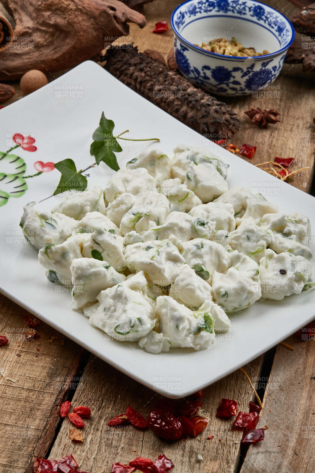 炒飞龙蛋白香椿图片