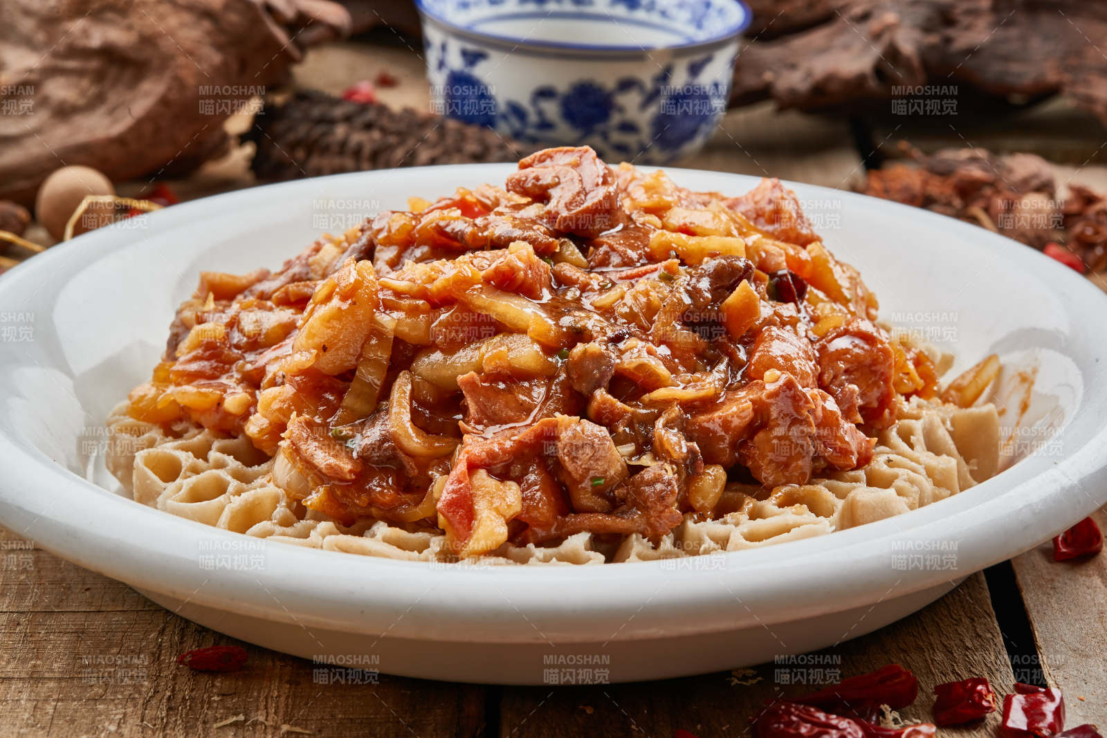 村姑熬菜盖莜面图片