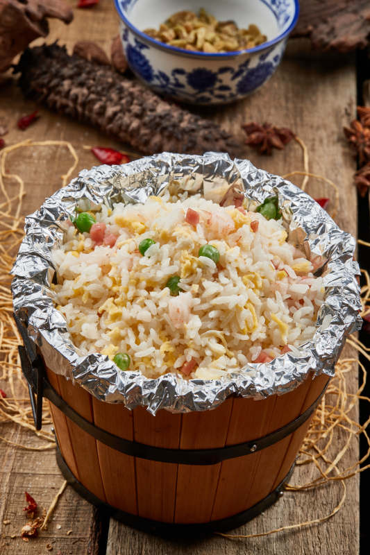 木桶扬州炒饭图片