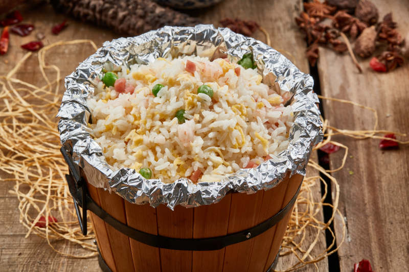 木桶扬州炒饭图片