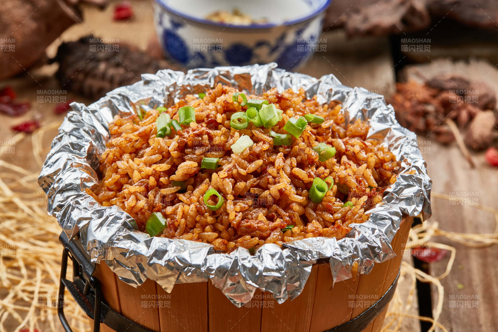 木桶酱油炒饭图片