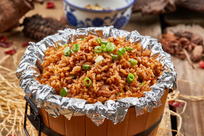 木桶酱油炒饭图片