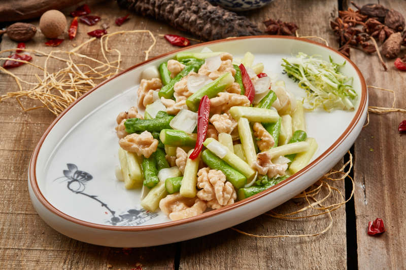 芦笋鲜桃仁图片