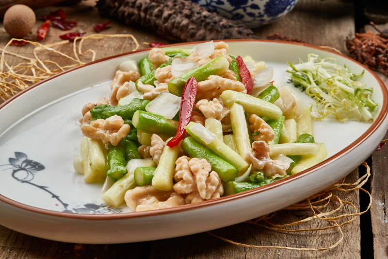 芦笋鲜桃仁图片