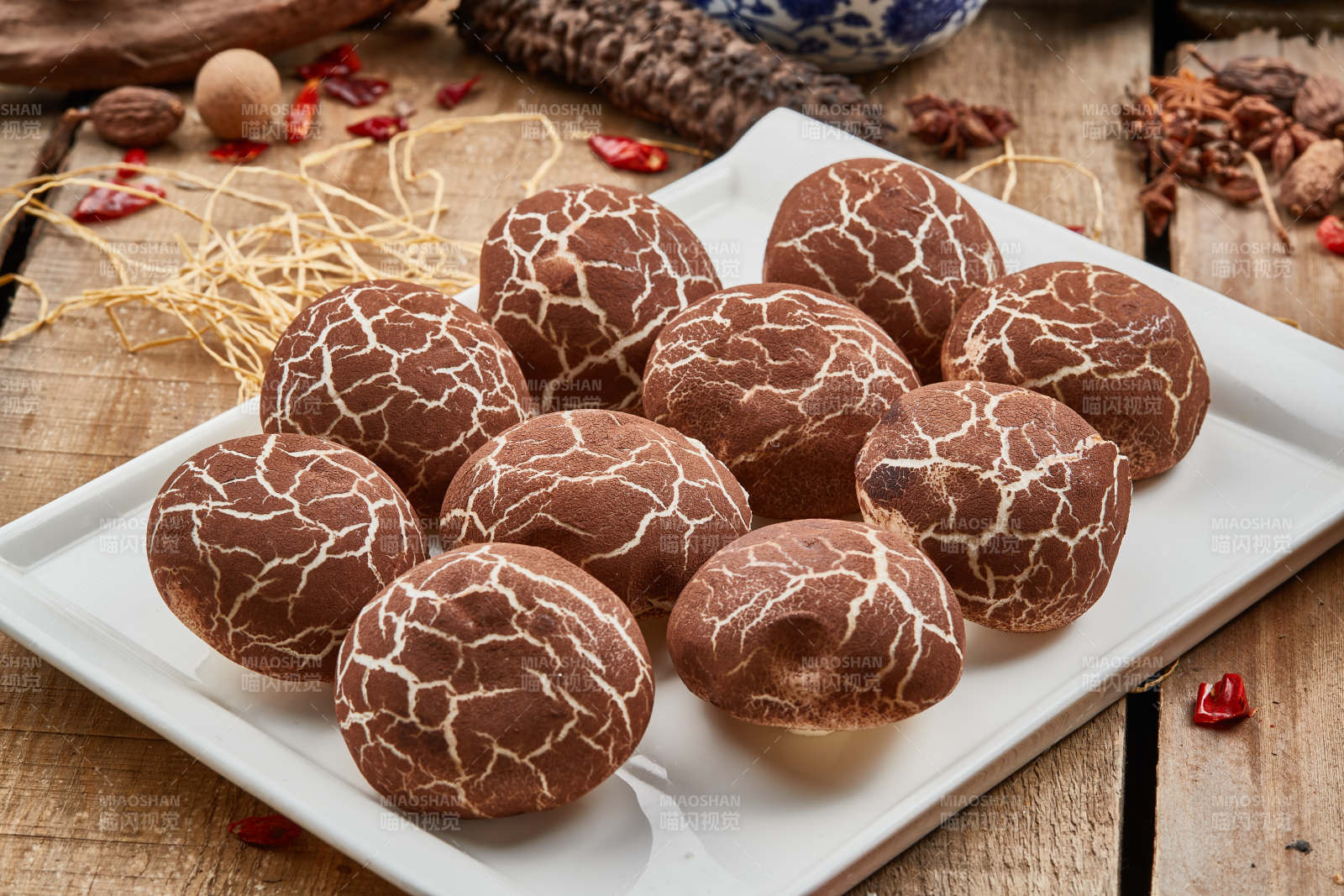 杂粮香菇包图片