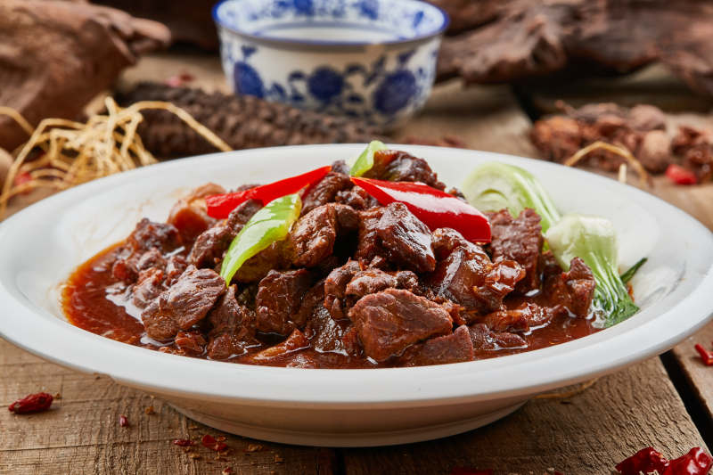 香辣红焖牛腩图片