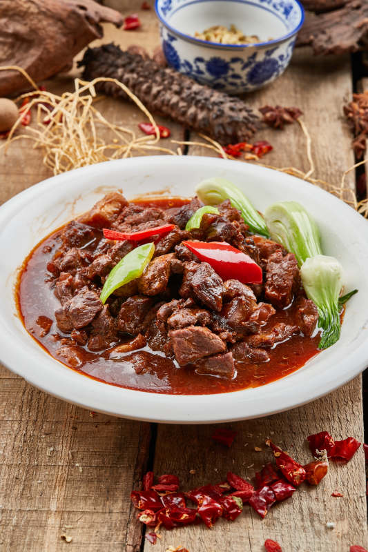 香辣红焖牛腩图片