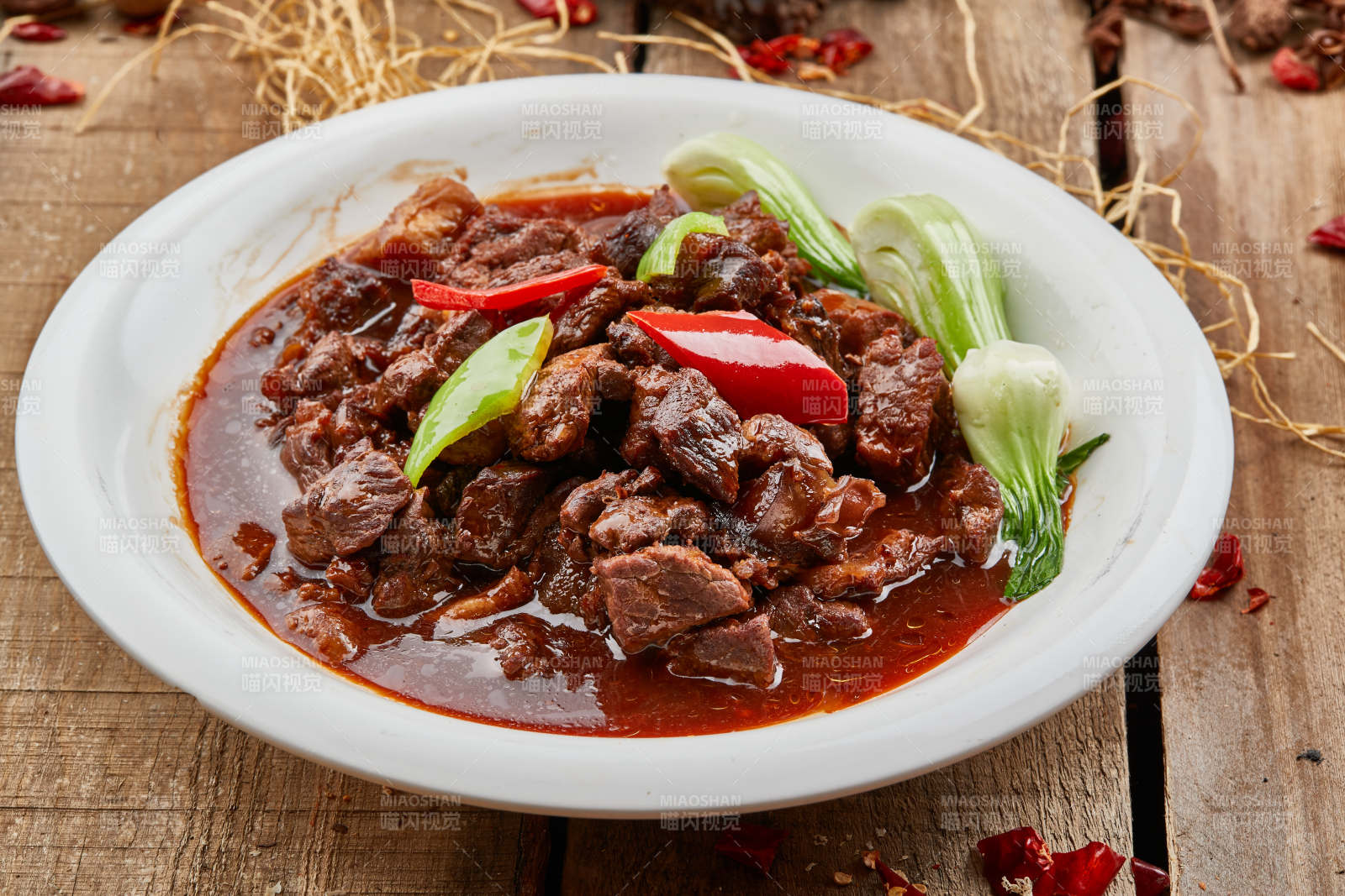 香辣红焖牛腩图片