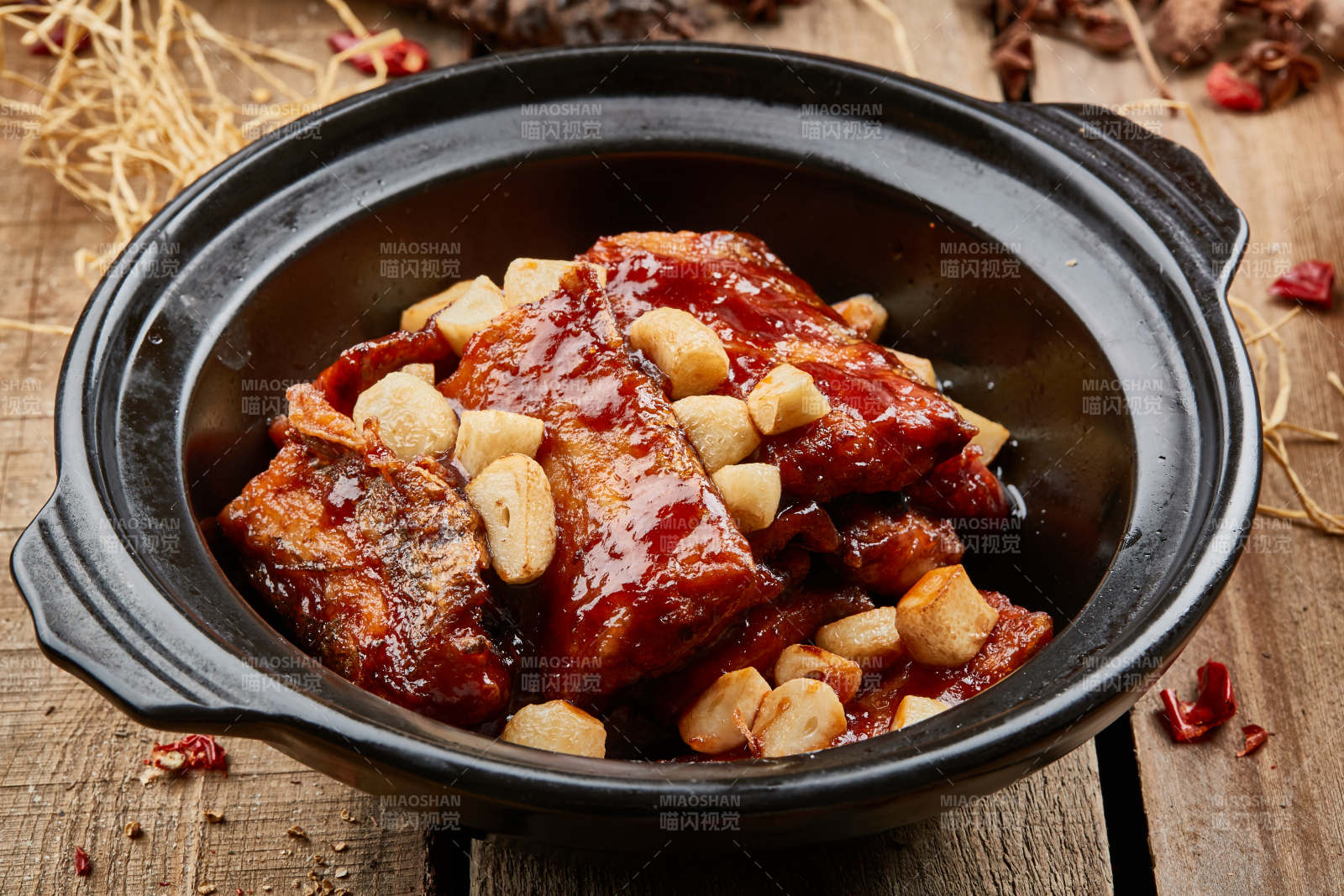 砂锅蒜香带鱼图片