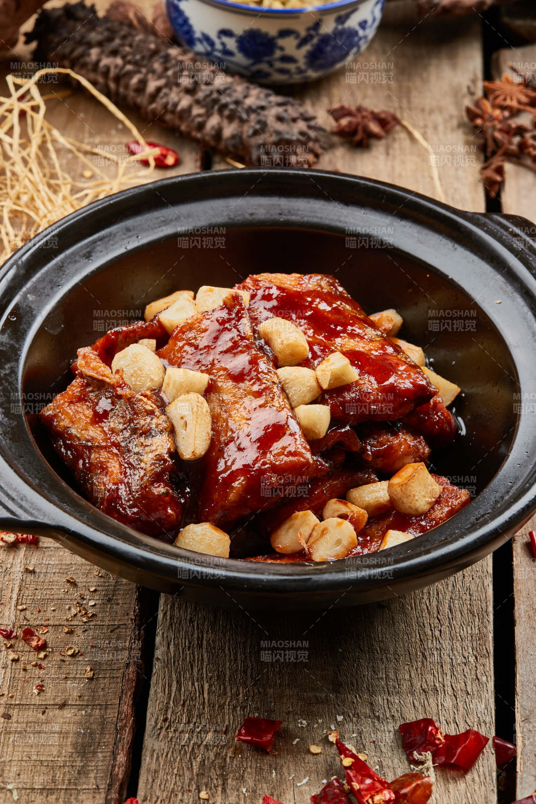 砂锅蒜香带鱼图片