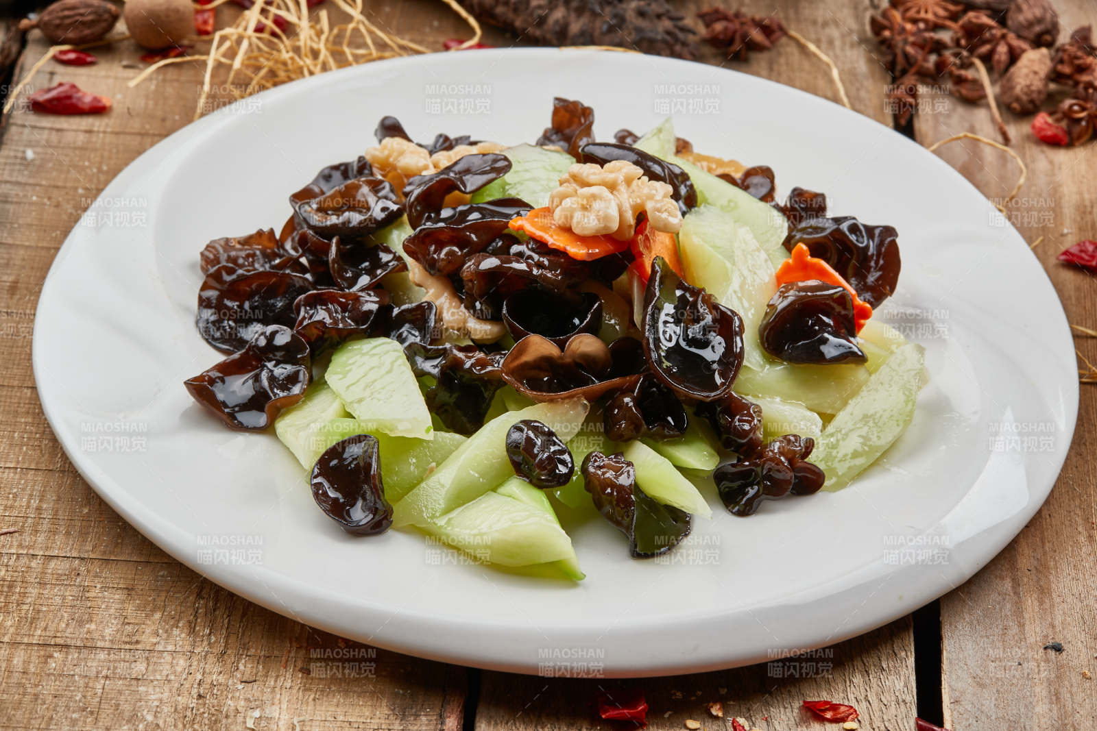 木耳芦笋鲜桃仁图片