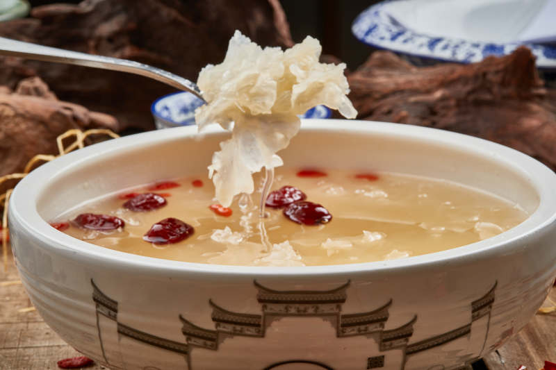 枸杞红枣银耳汤图片