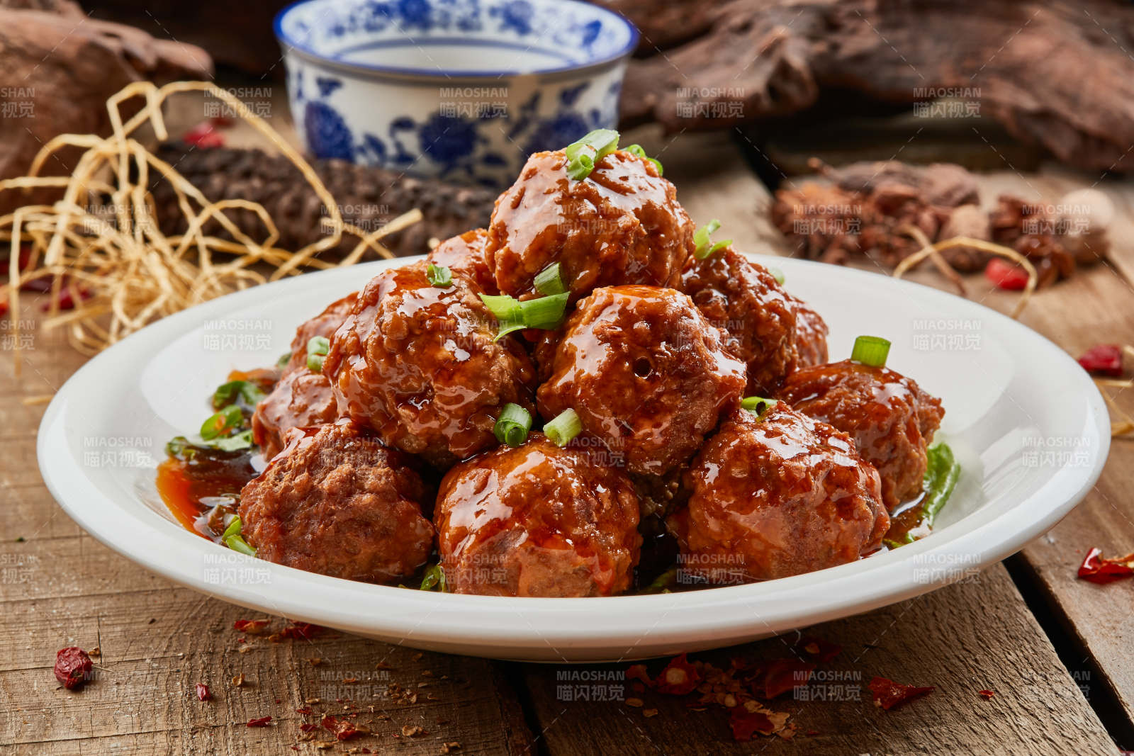 家常红烧丸子图片