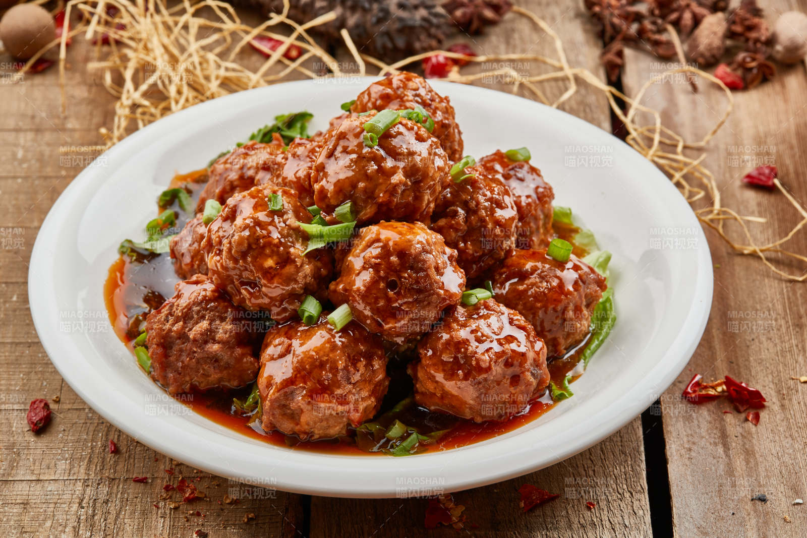 家常红烧丸子图片