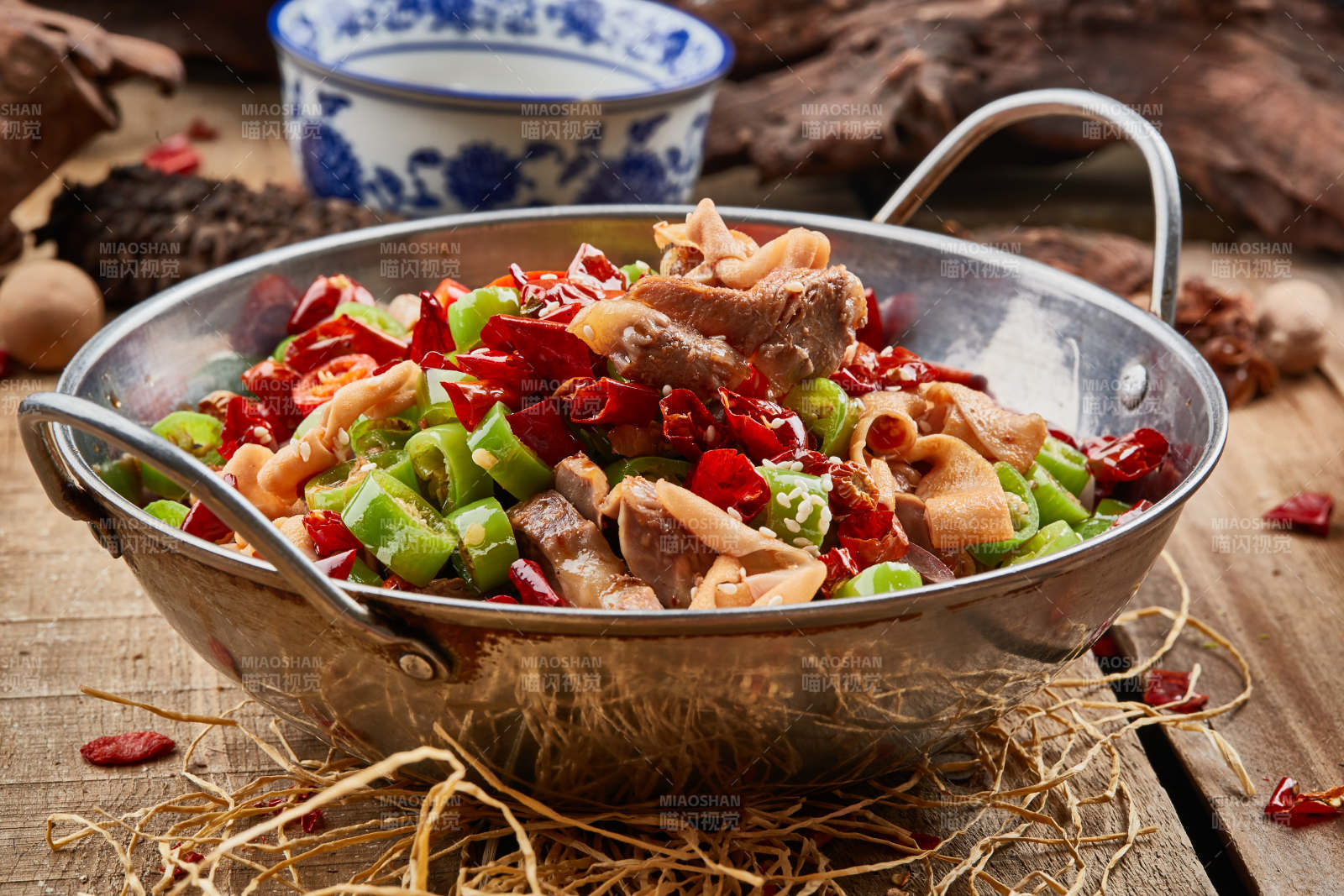 锅仔米椒猪肚鸭肠图片