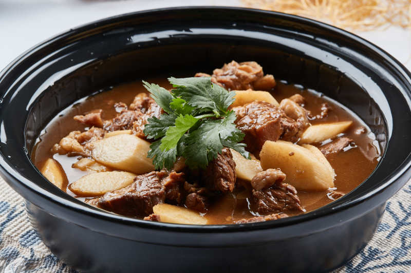 砂锅牛腩烧马牙山药图片