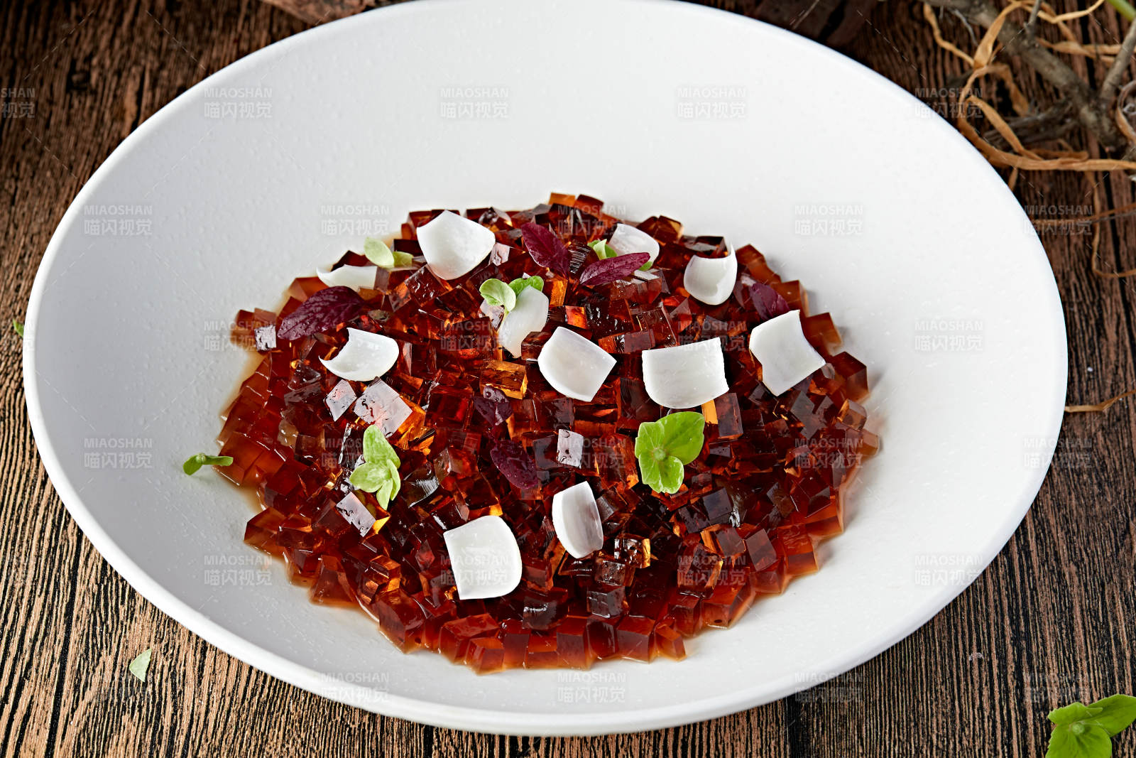 川味熏腊肠切片图片