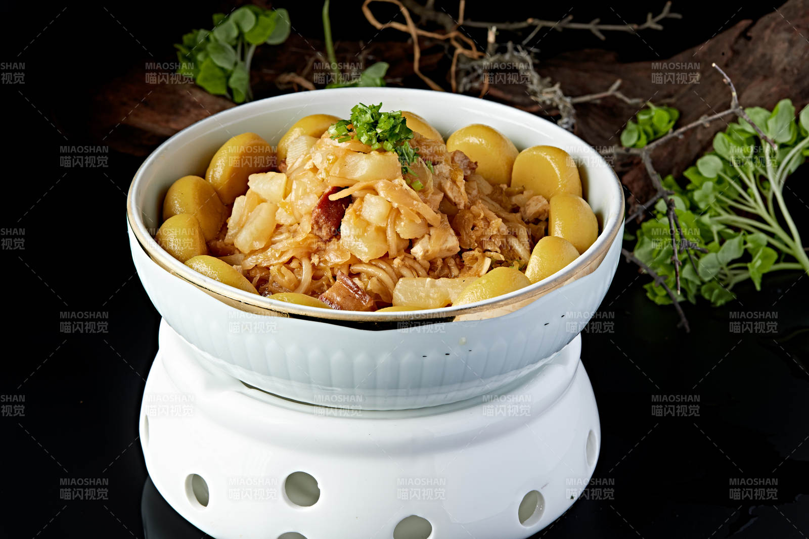 藤椒香辣水煮牛肉图片