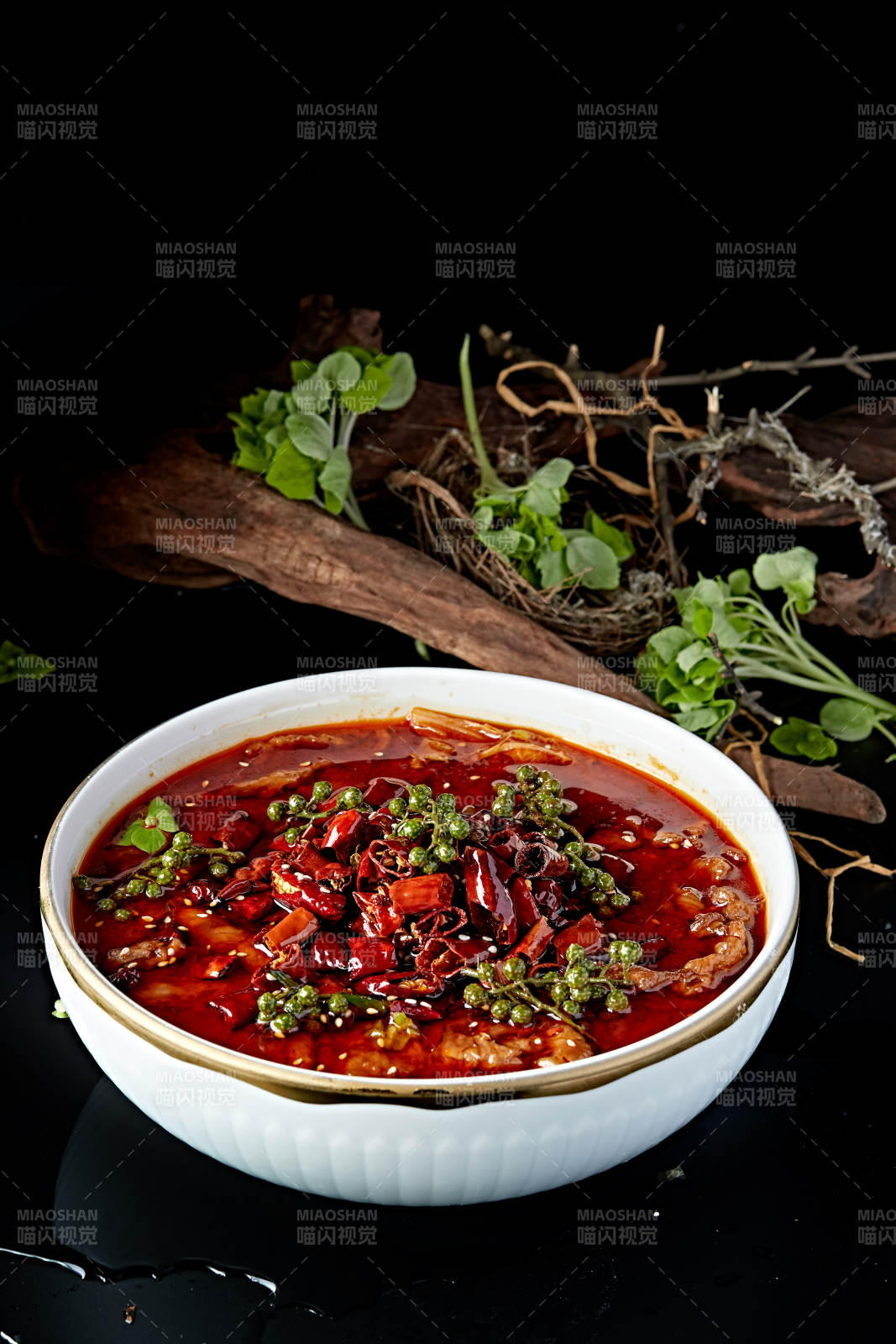 锡纸铁板酱香烧茄盒图片