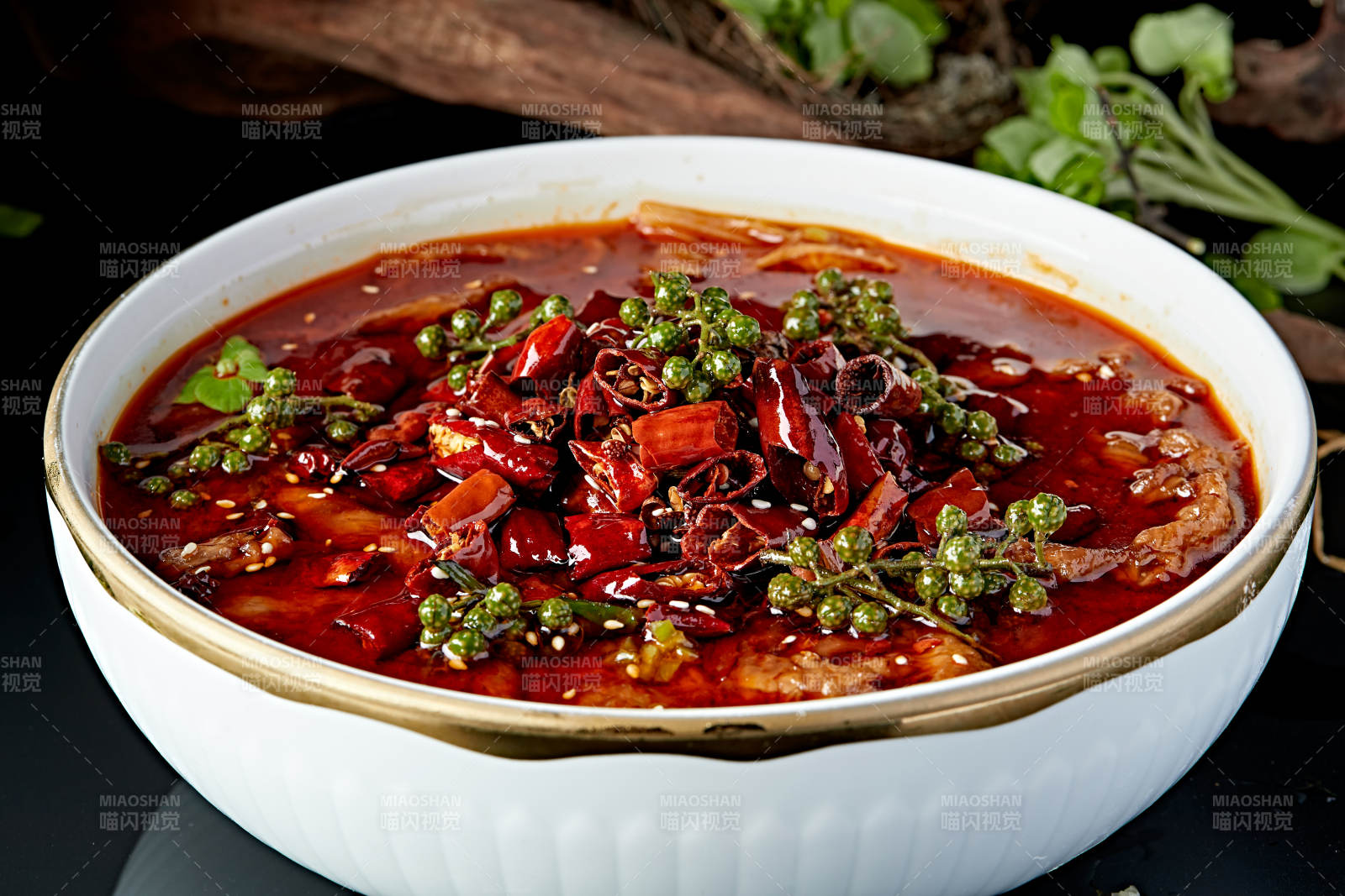 锡纸铁板酱香烧茄盒图片