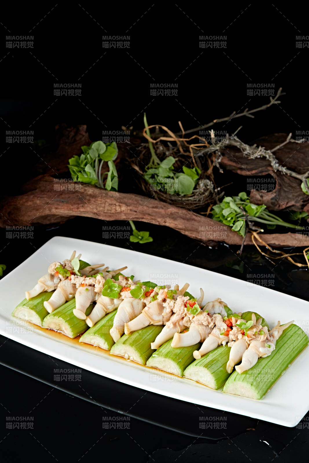 烘烤花卷配老北京腐乳图片