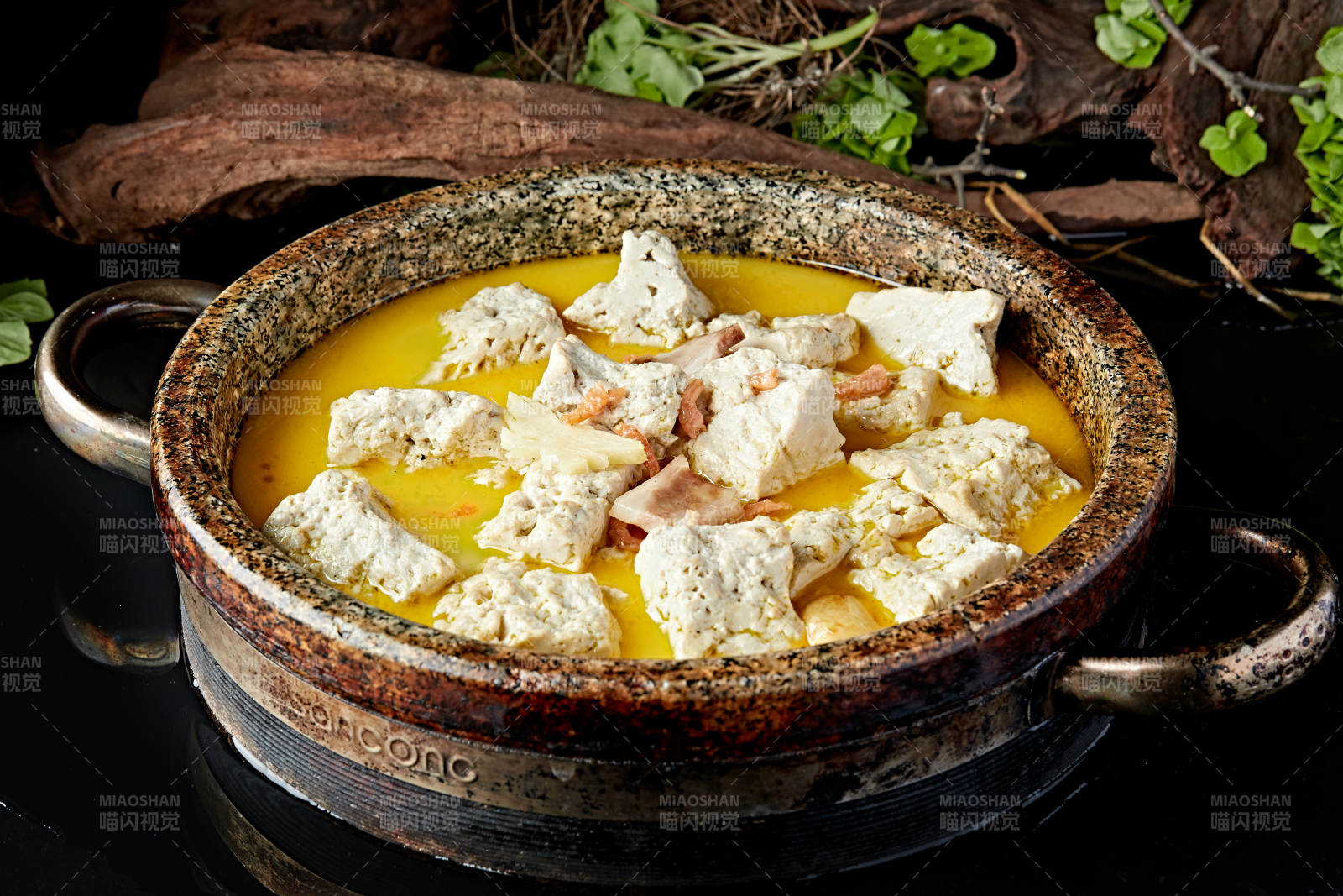 石锅鲜鸡汤腌笃咸肉海米炖豆腐图片