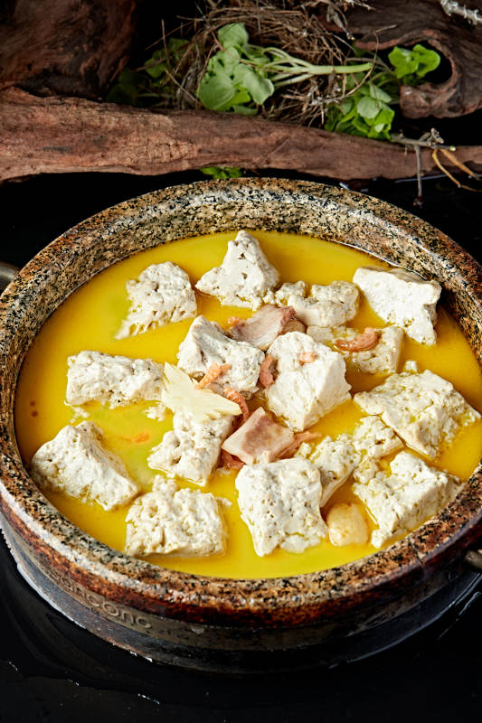 石锅鲜鸡汤腌笃咸肉海米炖豆腐图片