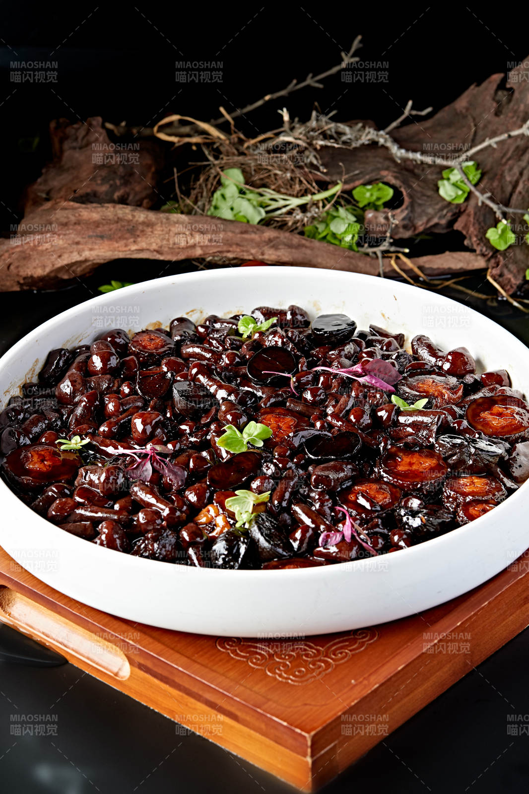 酱爆海参切片黑蒜鸡枞菌图片